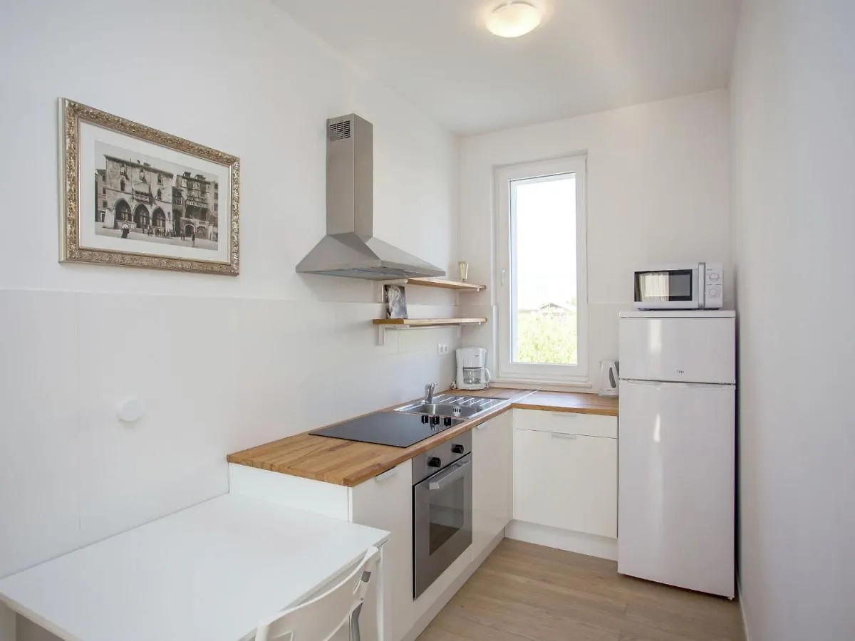 Beautiful Villa 100M From The Sea Kastela 0*,